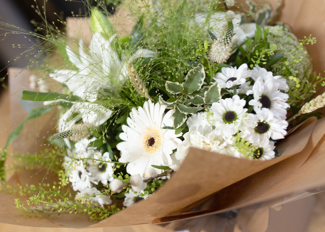 Neutral Handtied